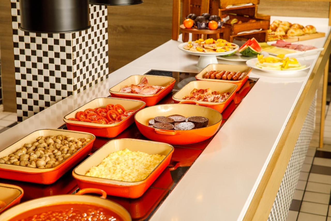 Holiday Inn Dumfries By Ihg Eksteriør bilde